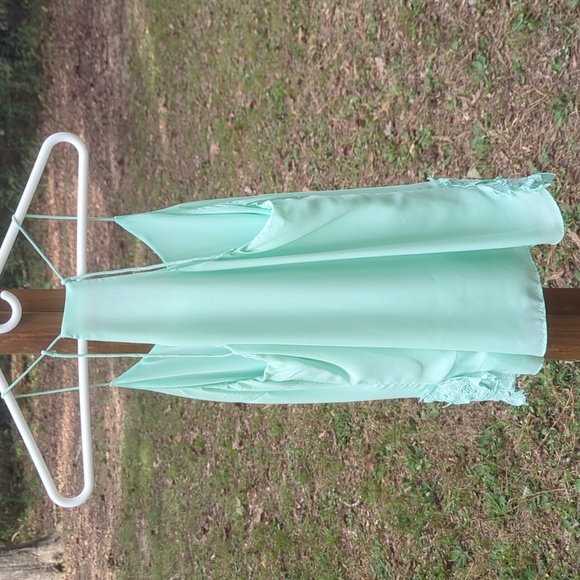 ❤️5/$25 Euc Lulamari Green Lace Top - Picture 6 of 6